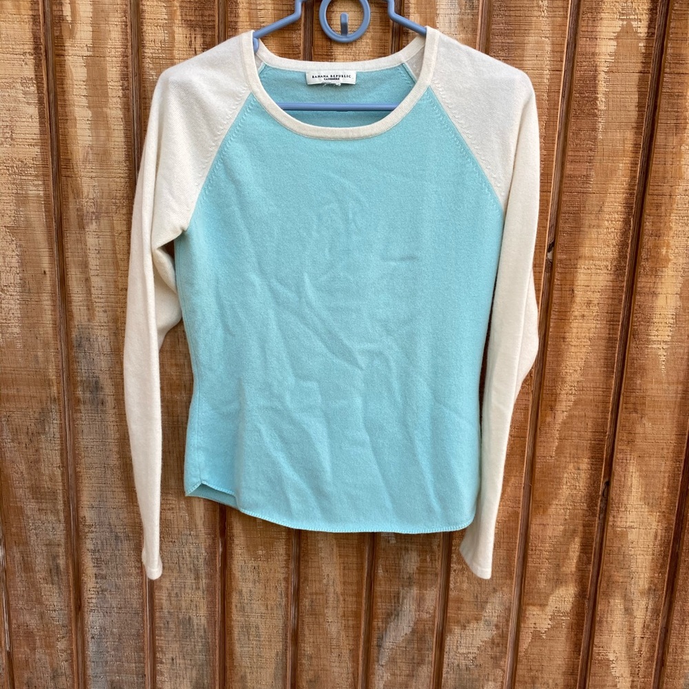 BANANA REPUBLIC  100% cashmere pull over